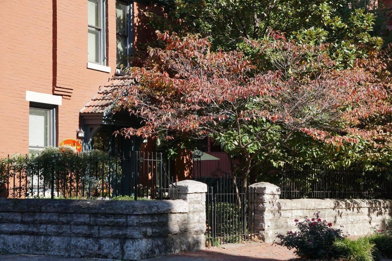 Louisville Bourbon Inn Exterior photo